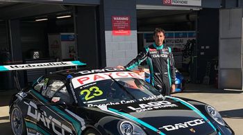 ФИРМЕННЫЕ ЦВЕТА DAYCO УКРАСИЛИ БОЛИД АВСТРАЛИЙСКОГО PORSCHE CARRERA CUP 2019